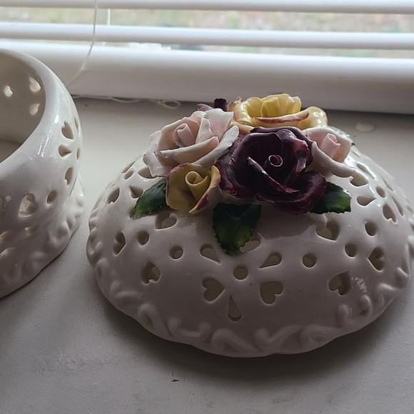 Porcelain potpourri box - Picture 6 of 6